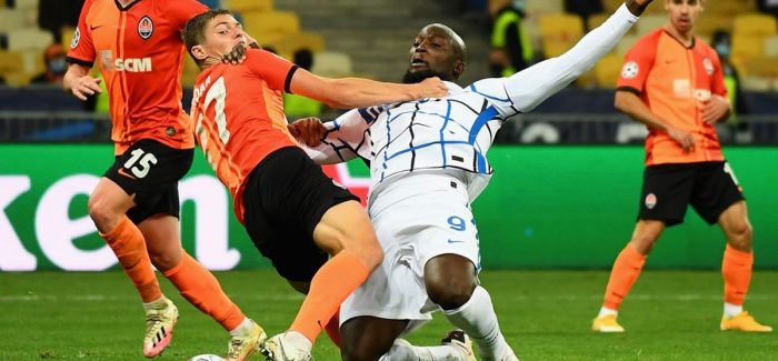 Inter paralajmerohet nga UEFA nderkohe qe Shakhtar Donetsk denohet: “Ja arsyeja: eshte skualifikuar me nje ndeshje gjithashtu edhe Luis Castro.”